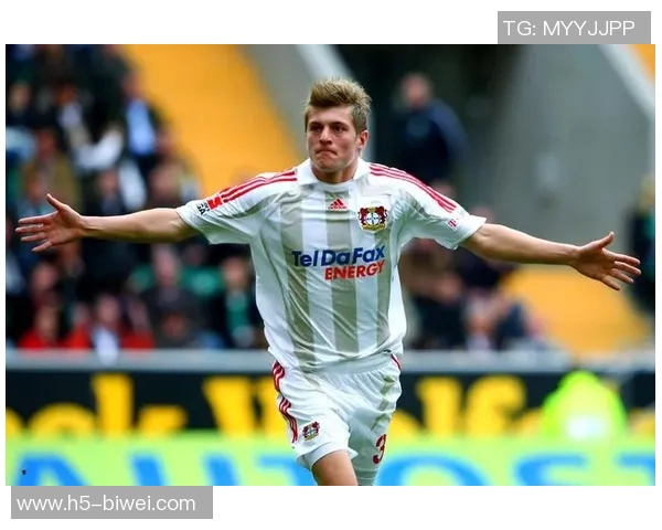 杜震宇：从青涩球员到足球场上的传奇人物之路