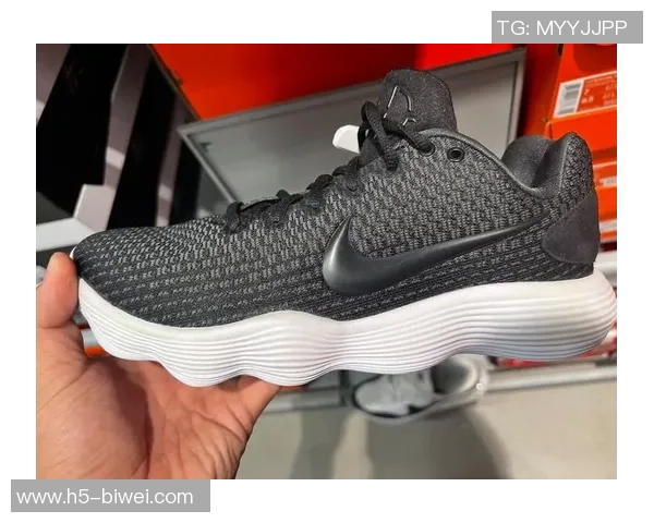 篮球鞋压脚问题解析及解决方案分享让你的运动体验更舒适 篮球鞋压脚问题解析及解决方案分享让你的运动体验更舒适