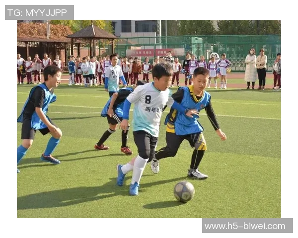 苏孟小学足球队积极备战校园联赛展现青春活力与团队精神 苏孟小学足球队积极备战校园联赛展现青春活力与团队精神